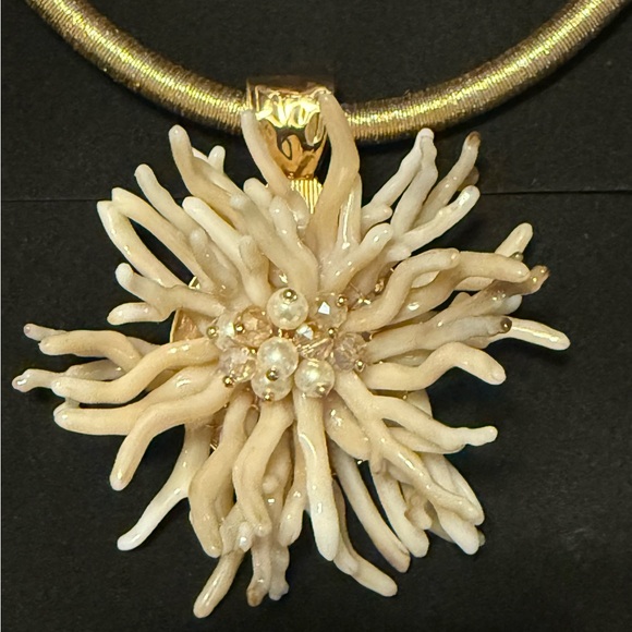 Elegant Coral Pendant Gold and Cream Necklace - Picture 4 of 5